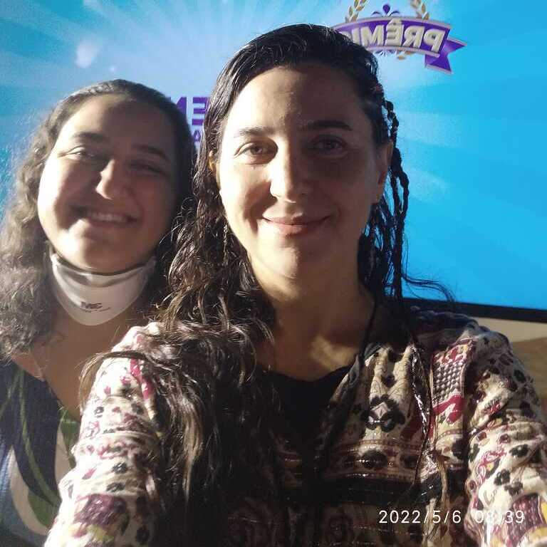 Larissa Scomparim apresenta seu livro em noite de autógrafos na Livraria Leitura em Campinas