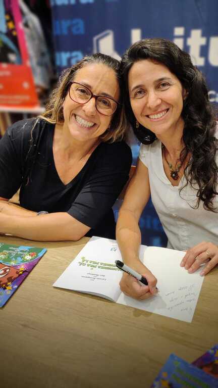 Noite de Autógrafos em Campinas: Larissa Scomparim encanta leitores com lançamento de livro infantil